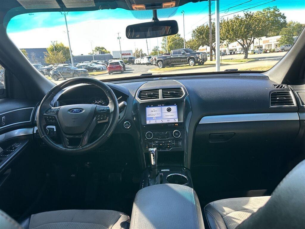 Ford Explorer XLT 4WD 2017