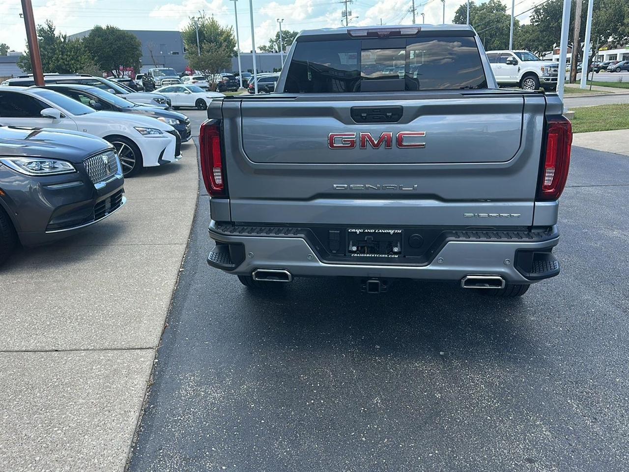 GMC Sierra 1500 Denali Crew Cab Short Box 4WD 2023