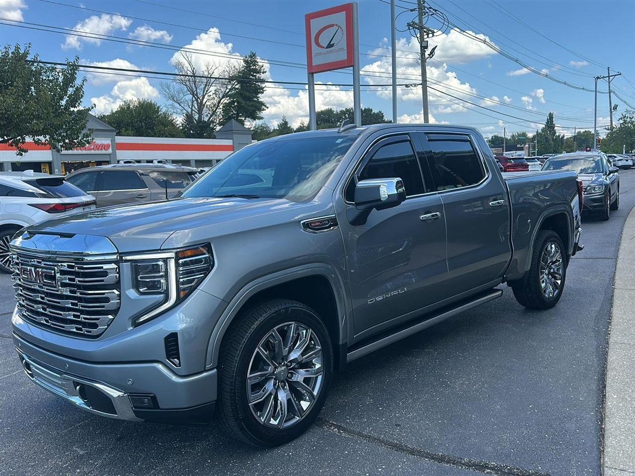 GMC Sierra 1500 Denali Crew Cab Short Box 4WD 2023