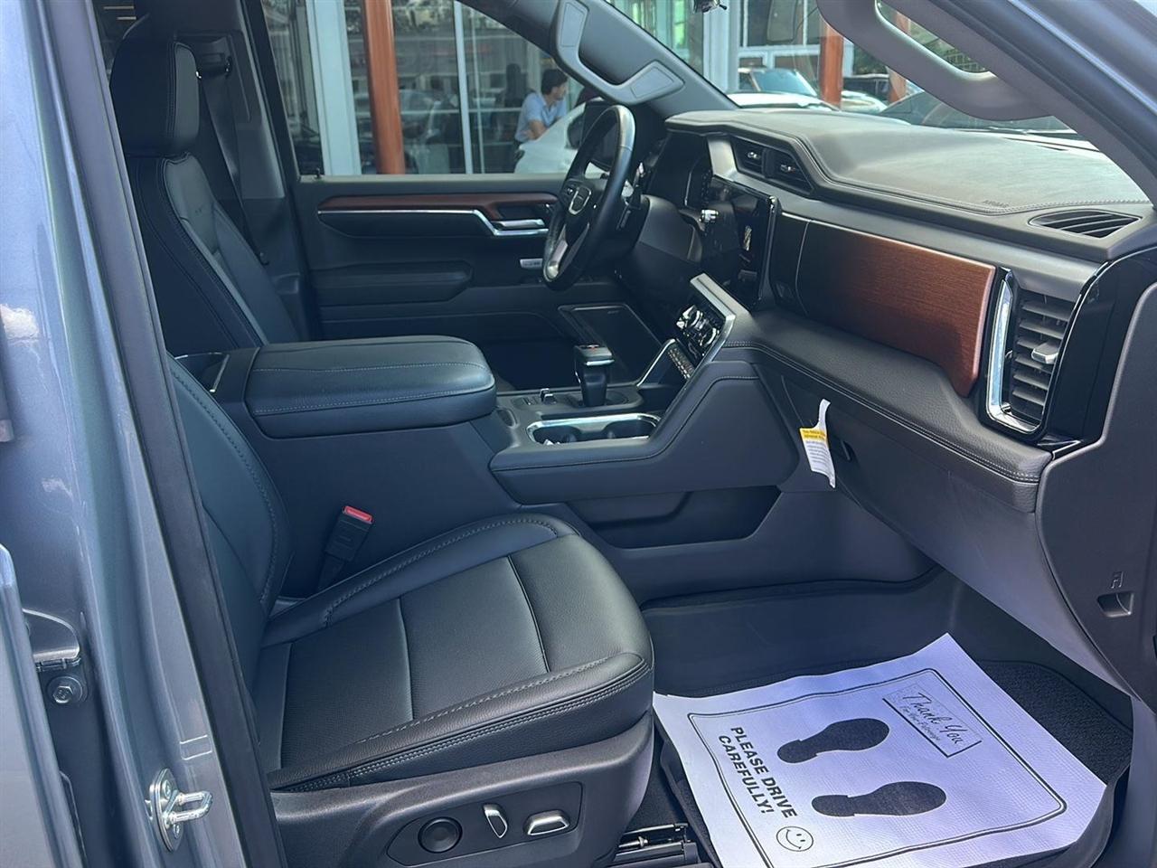 GMC Sierra 1500 Denali Crew Cab Short Box 4WD 2023