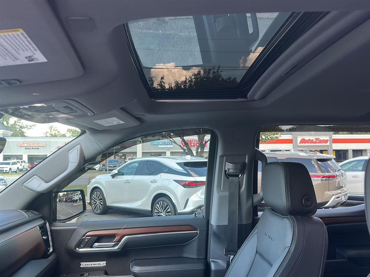 GMC Sierra 1500 Denali Crew Cab Short Box 4WD 2023