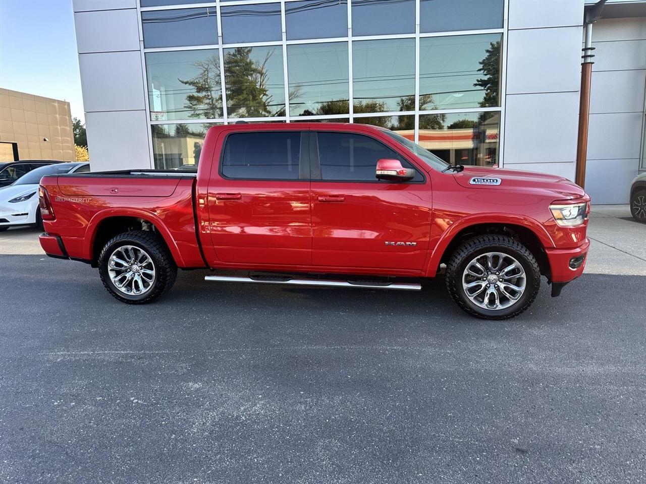 RAM 1500 Laramie Crew Cab SWB 4WD 2021
