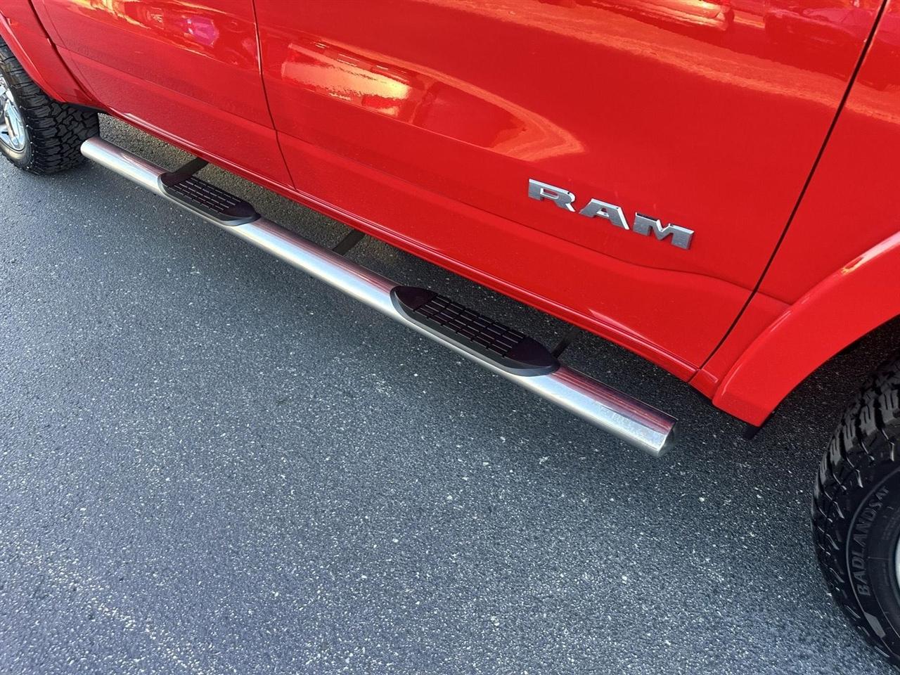 RAM 1500 Laramie Crew Cab SWB 4WD 2021