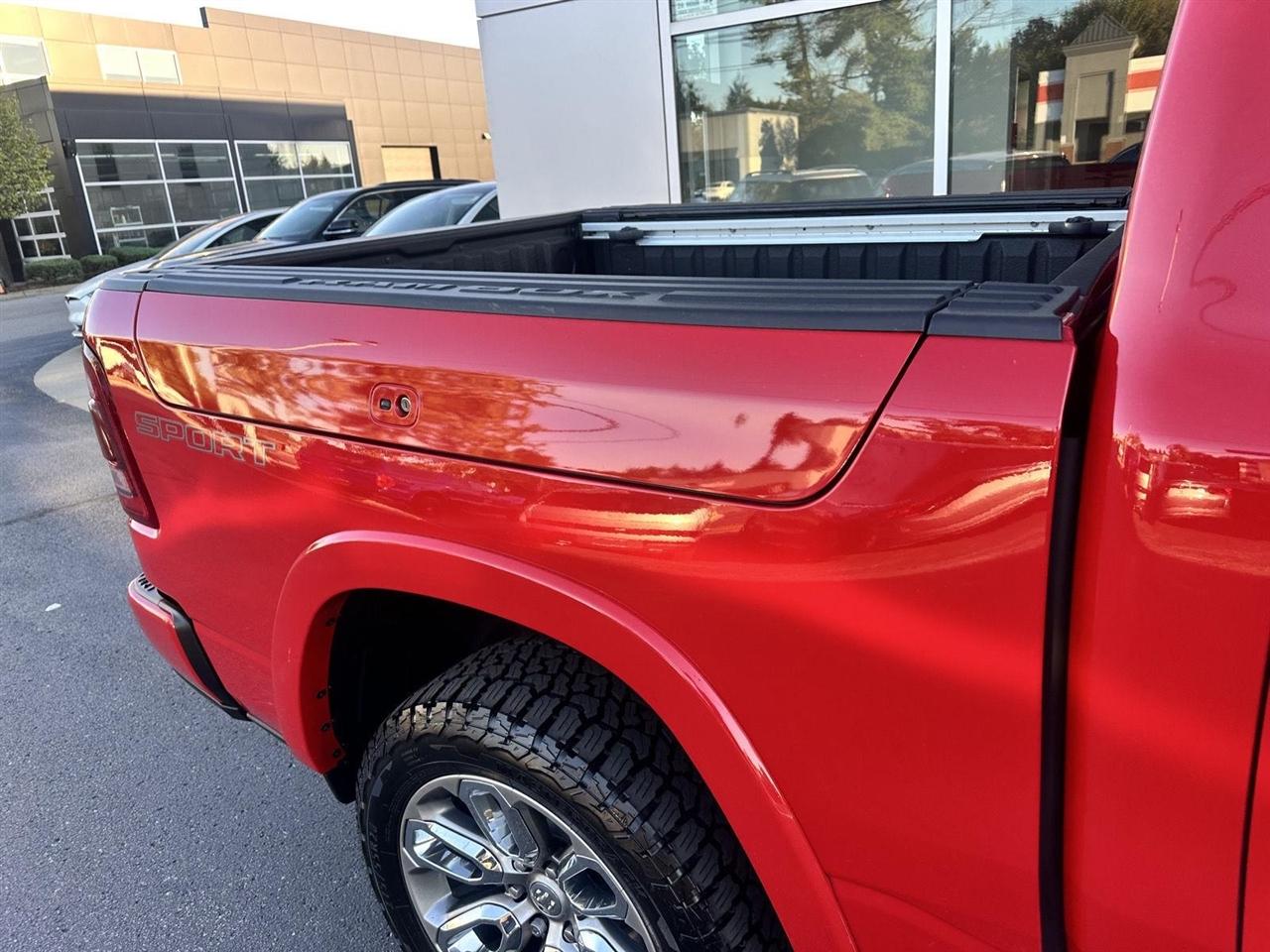 RAM 1500 Laramie Crew Cab SWB 4WD 2021