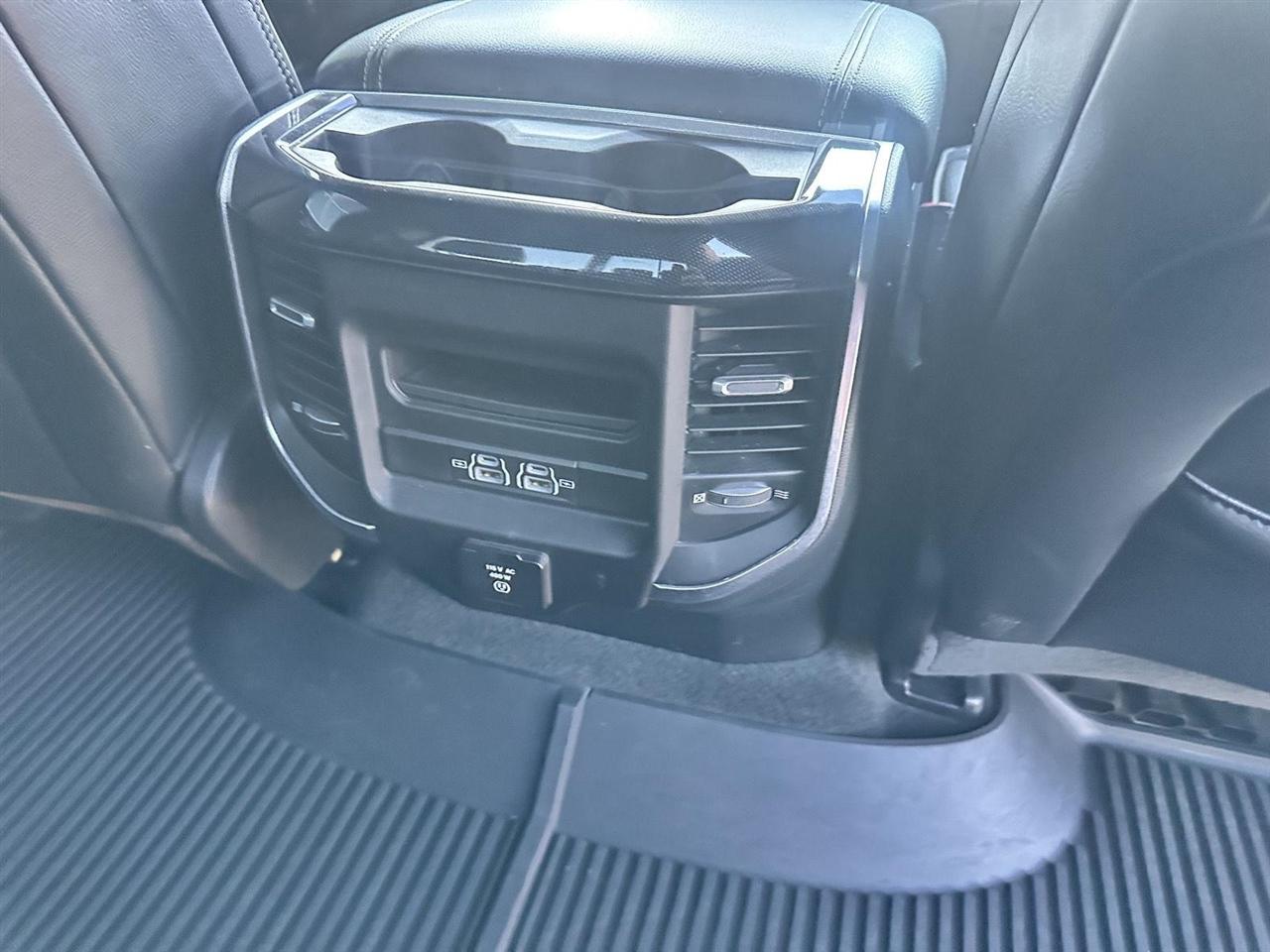 RAM 1500 Laramie Crew Cab SWB 4WD 2021