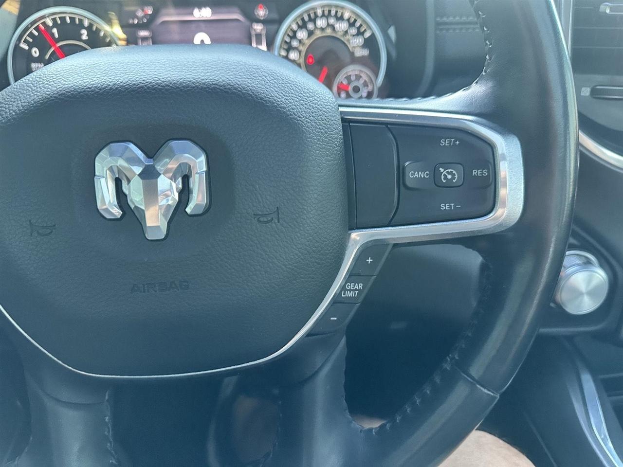 RAM 1500 Laramie Crew Cab SWB 4WD 2021