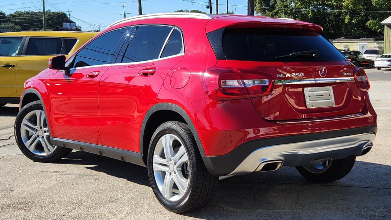 Mercedes-Benz GLA  2017