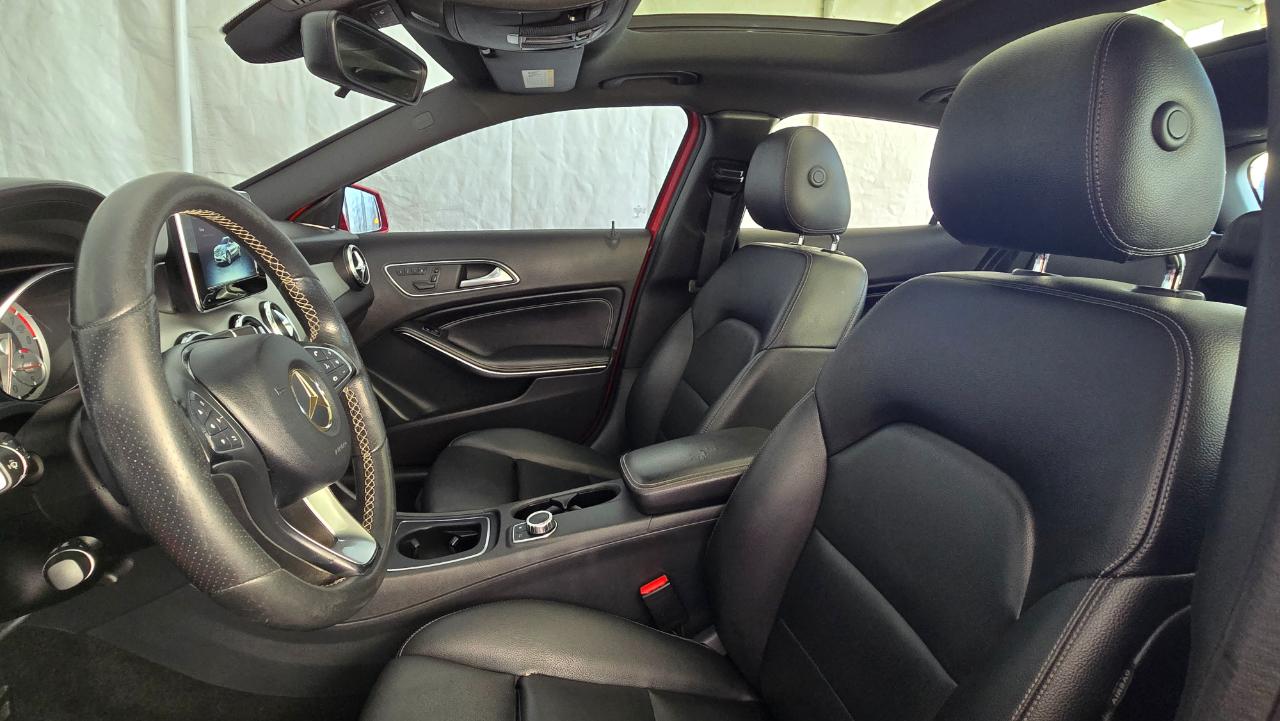 Mercedes-Benz GLA-Class photo 25