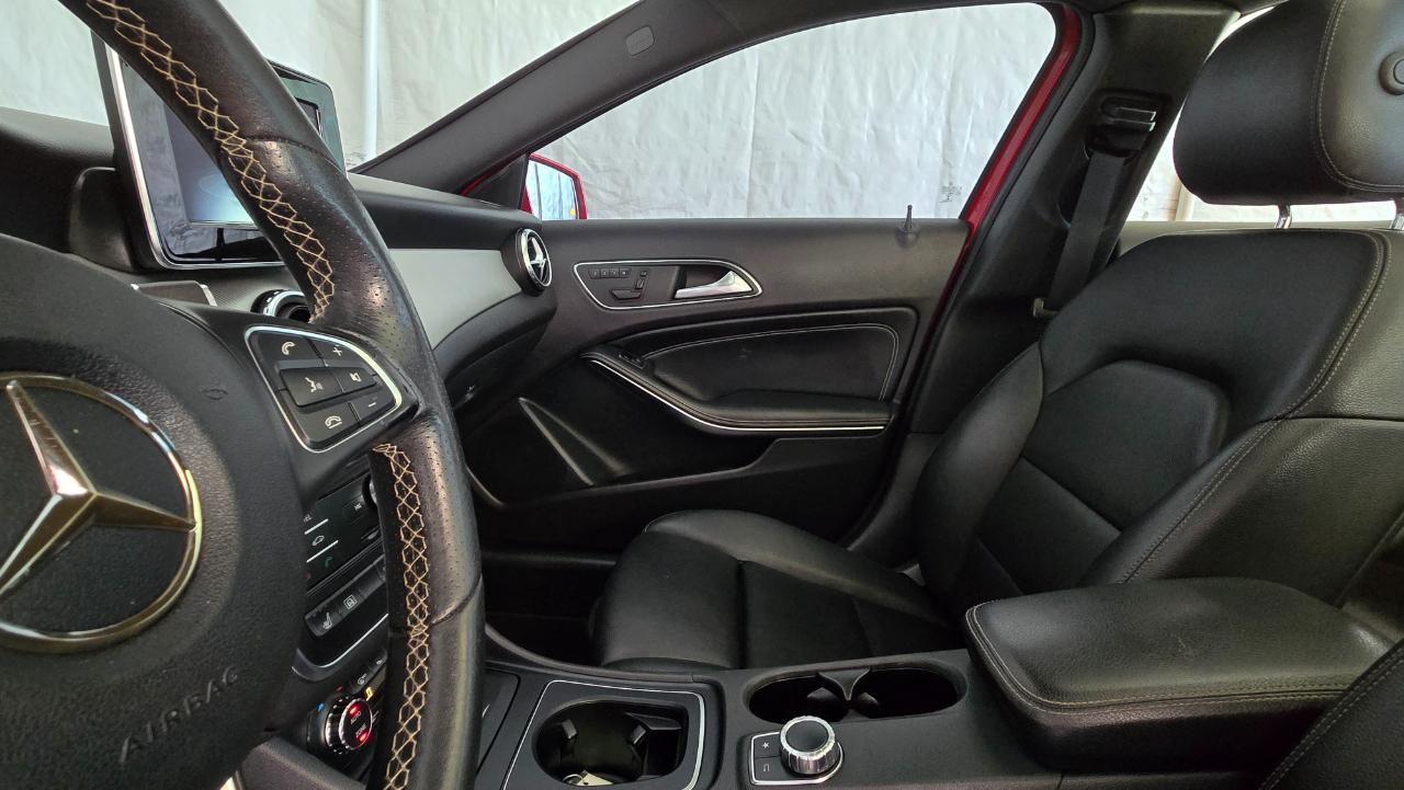 Mercedes-Benz GLA-Class photo 27