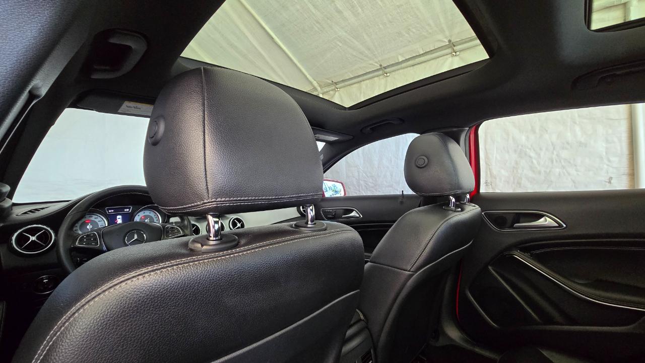Mercedes-Benz GLA-Class photo 38