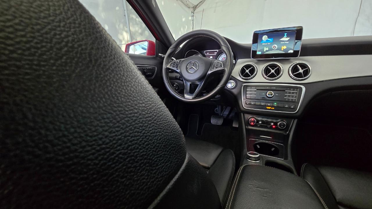Mercedes-Benz GLA-Class photo 41