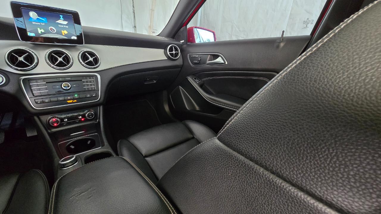 Mercedes-Benz GLA-Class photo 42