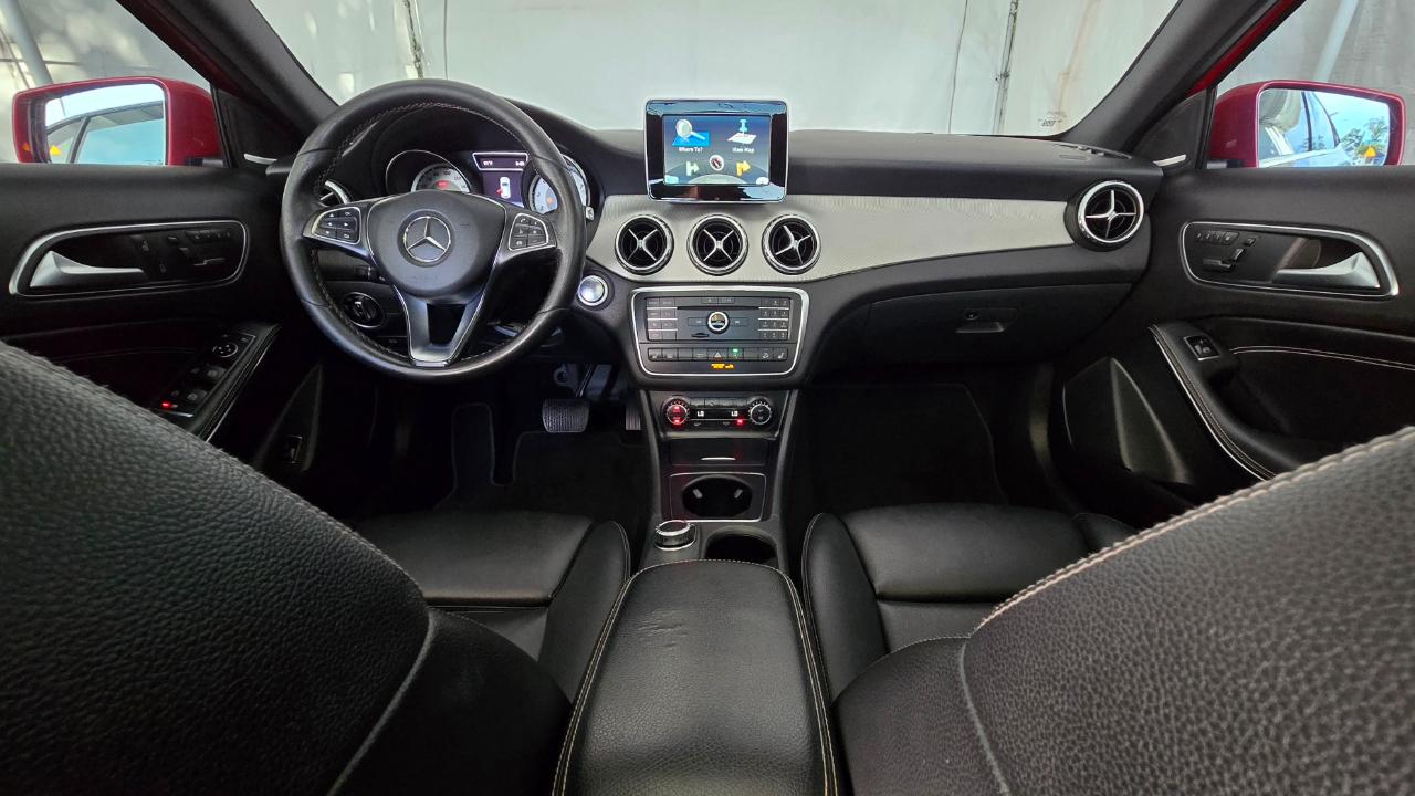 Mercedes-Benz GLA-Class photo 43