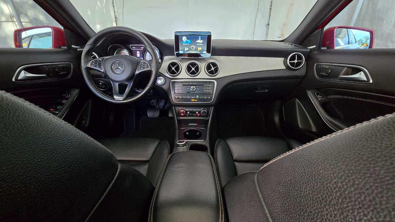 Mercedes-Benz GLA-Class photo 44