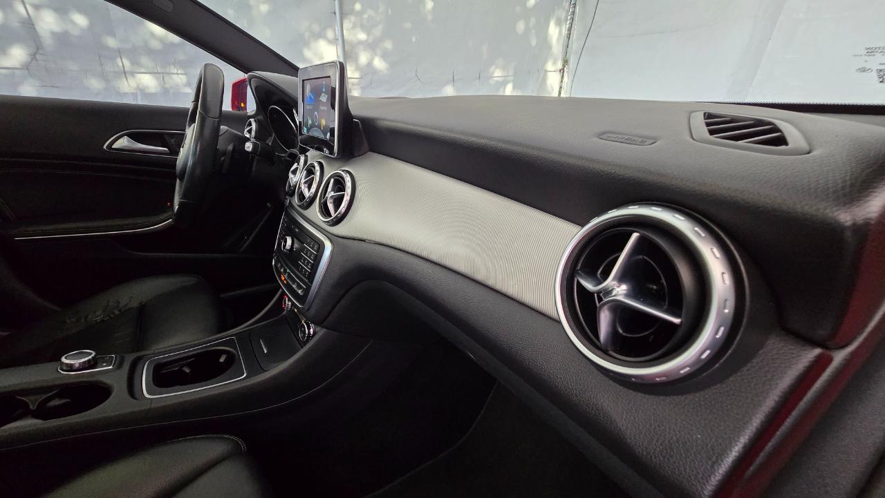 Mercedes-Benz GLA-Class photo 51
