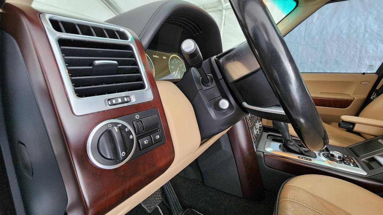 Land Rover Range Rover 4WD 4dr HSE LUX 2012