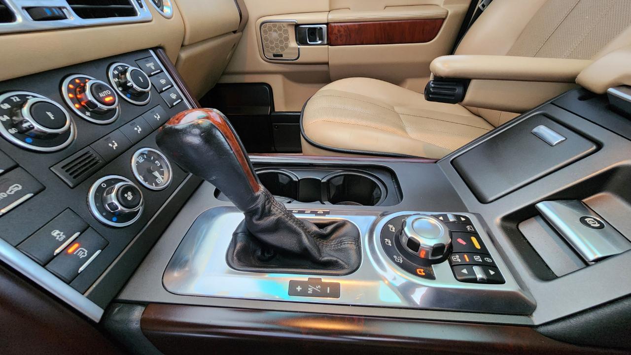 Land Rover Range Rover 4WD 4dr HSE LUX 2012