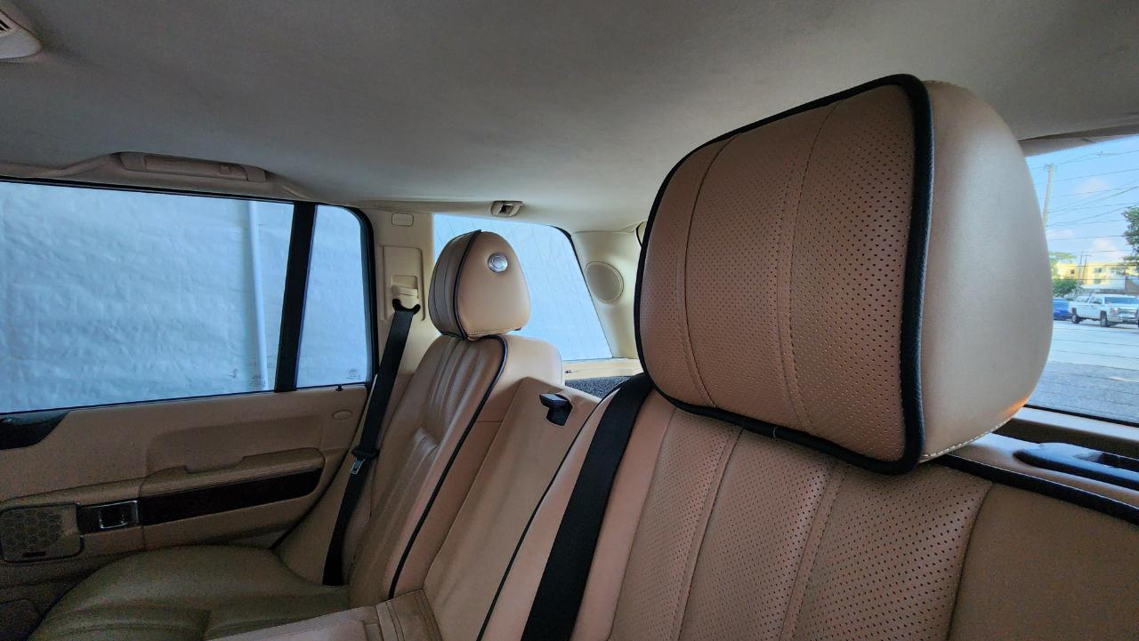 Land Rover Range Rover 4WD 4dr HSE LUX 2012
