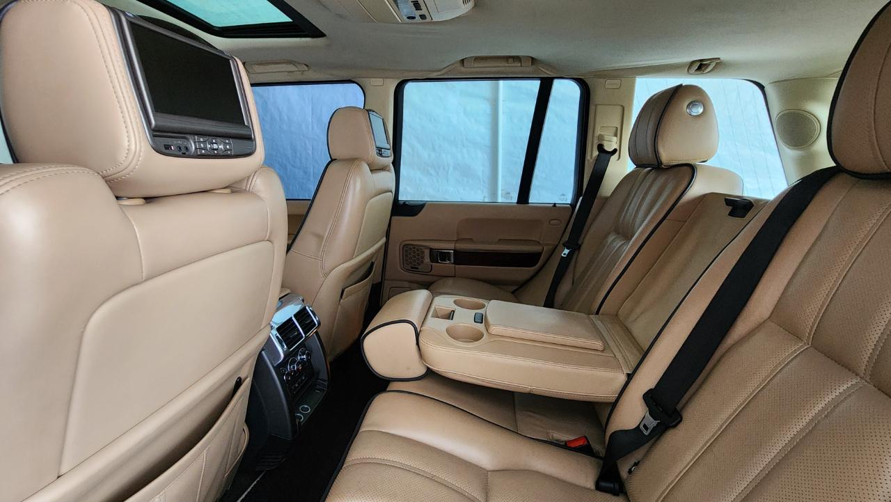 Land Rover Range Rover 4WD 4dr HSE LUX 2012