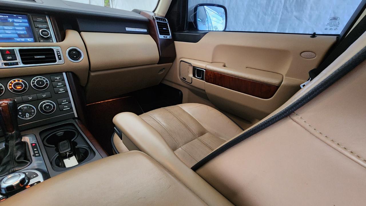 Land Rover Range Rover 4WD 4dr HSE LUX 2012