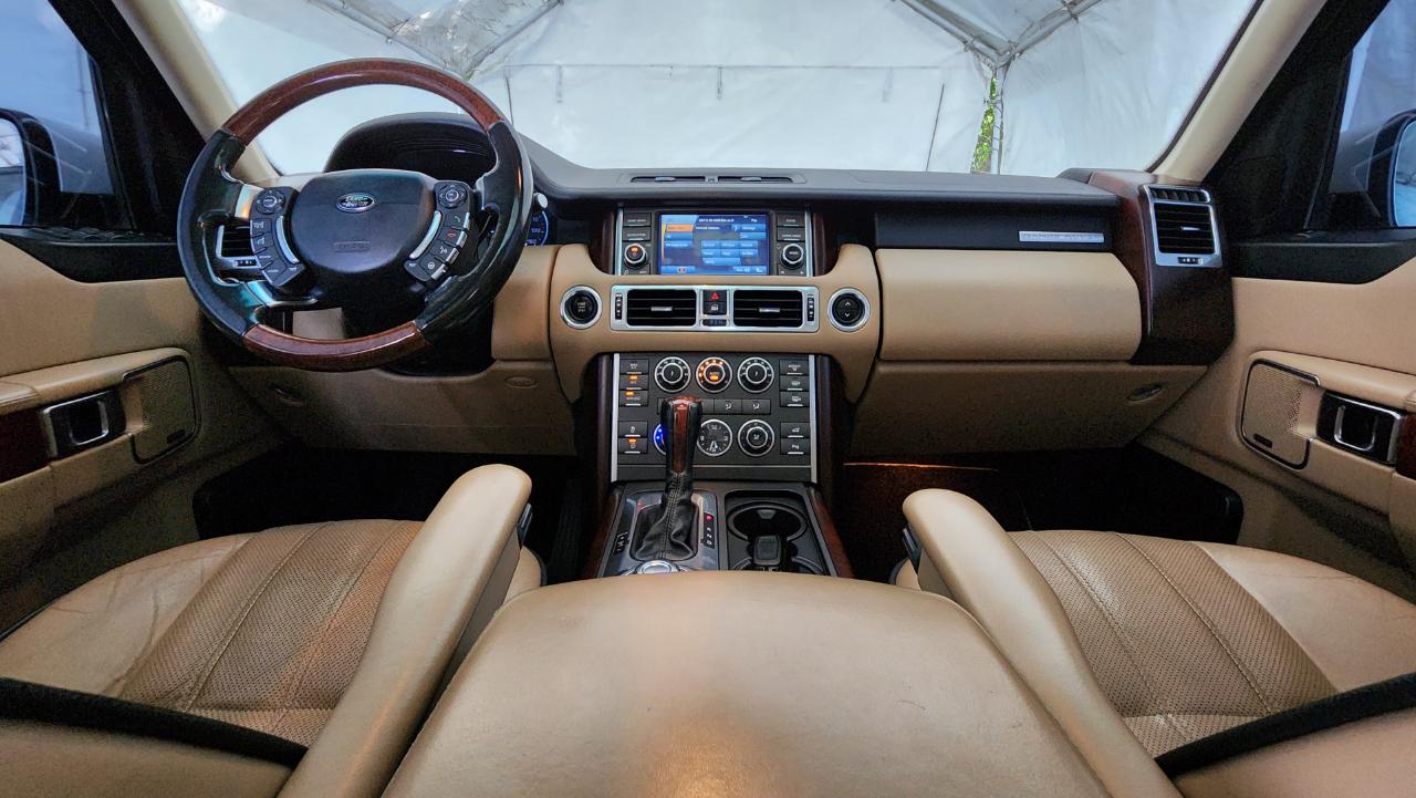 Land Rover Range Rover 4WD 4dr HSE LUX 2012