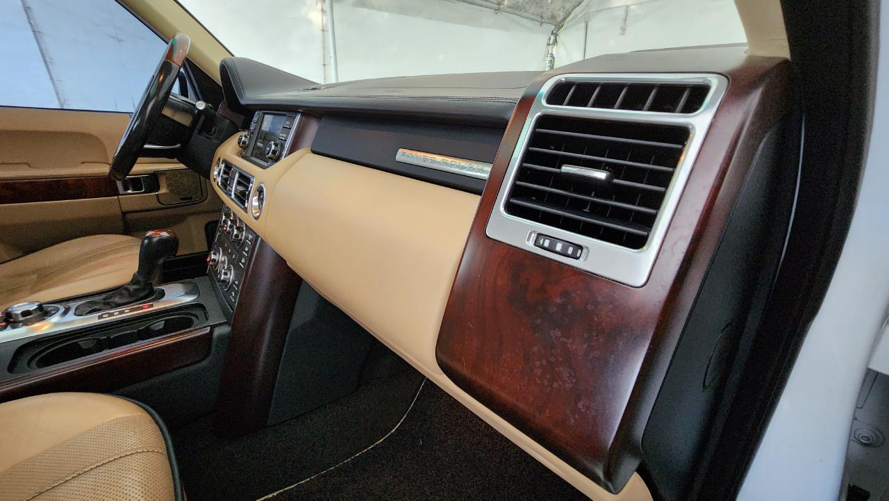Land Rover Range Rover 4WD 4dr HSE LUX 2012