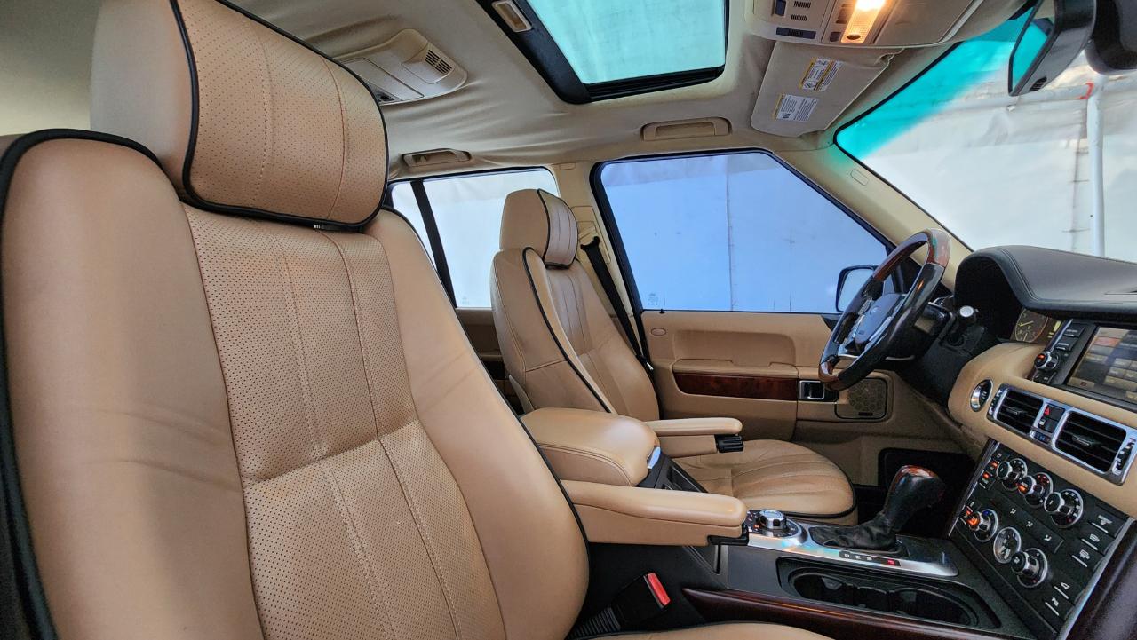 Land Rover Range Rover 4WD 4dr HSE LUX 2012