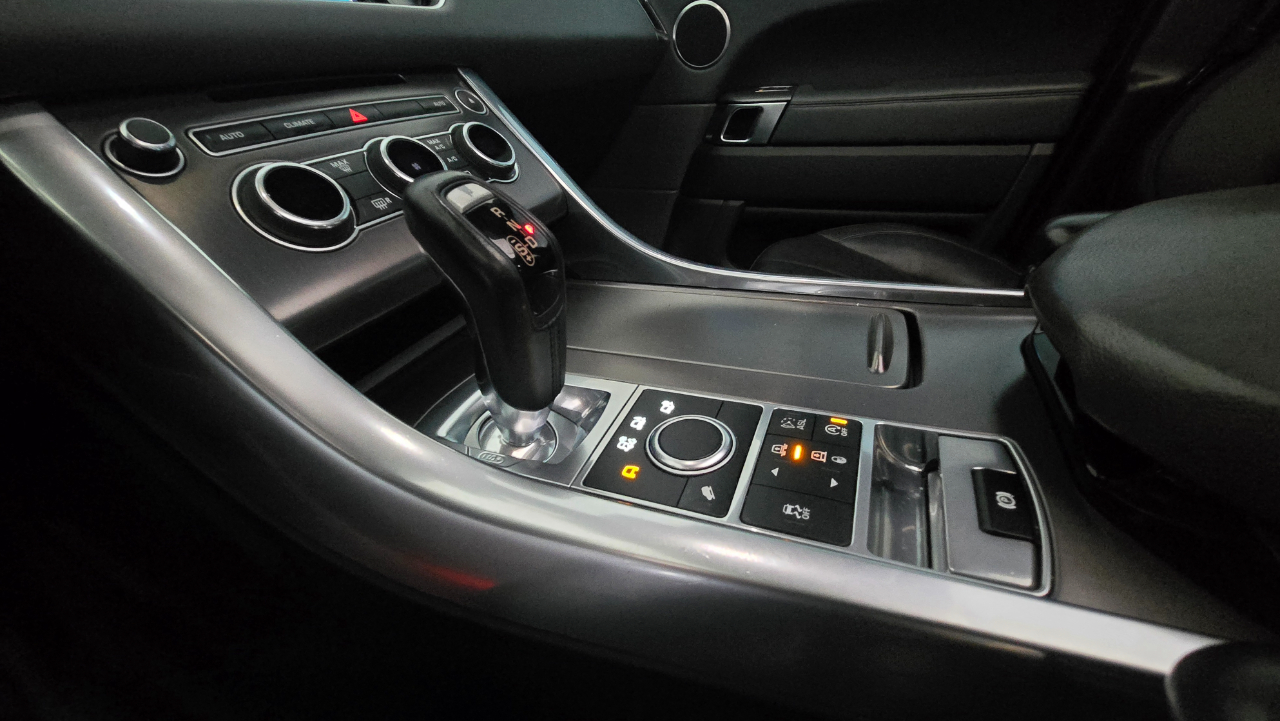 2014 Land Rover Range Rover Sport HSE photo 19