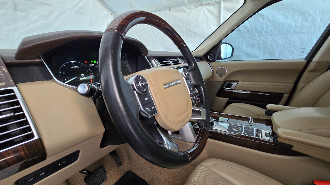 2016 Land Rover Range Rover HSE photo 25