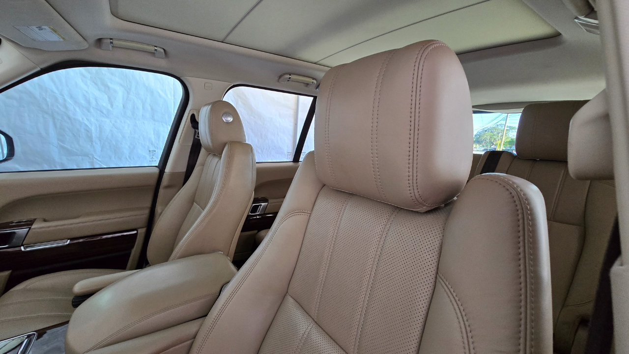 2016 Land Rover Range Rover HSE photo 26