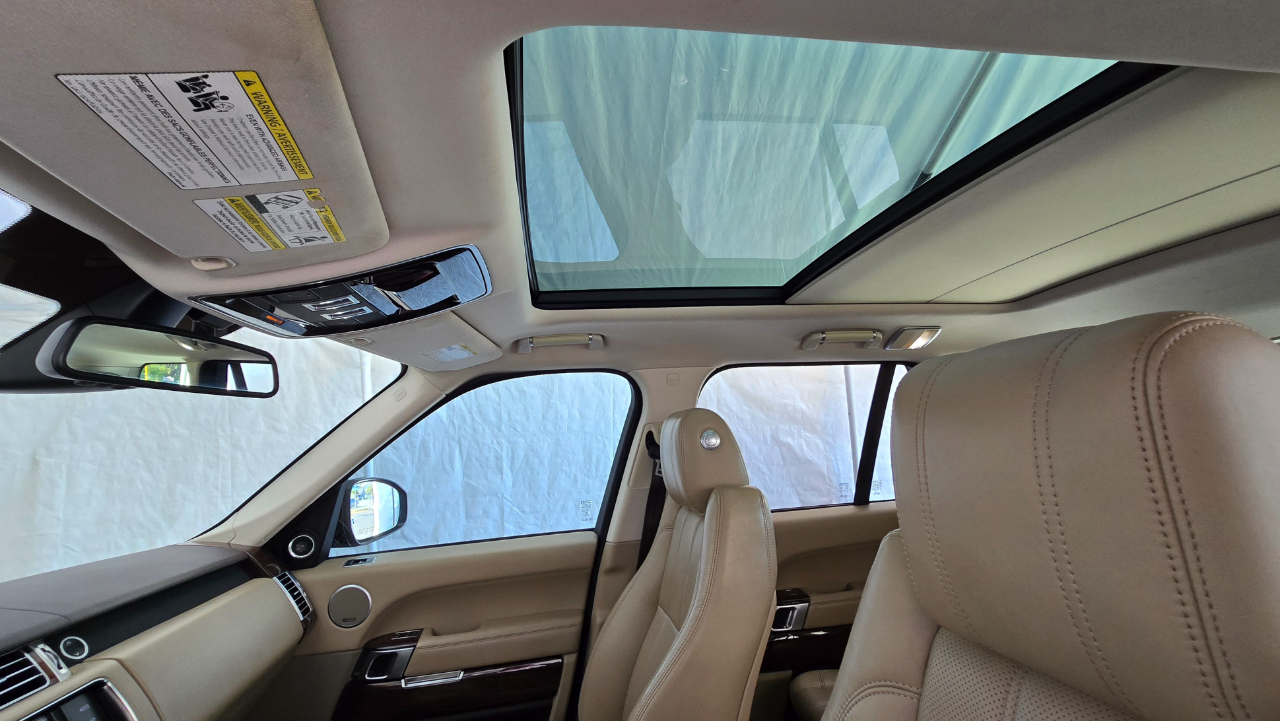 2016 Land Rover Range Rover HSE photo 27