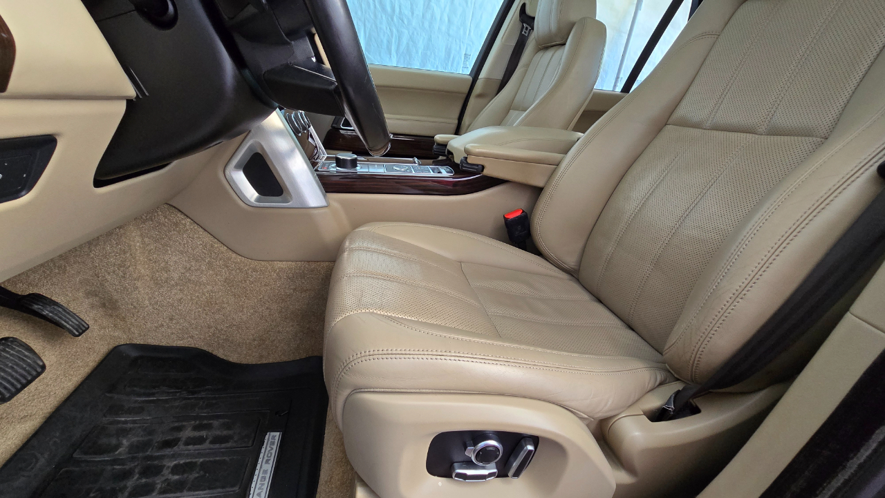 2016 Land Rover Range Rover HSE photo 28