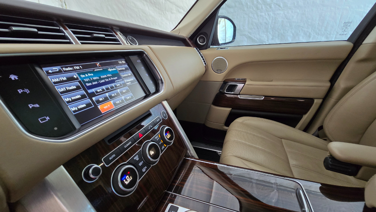 2016 Land Rover Range Rover HSE photo 41