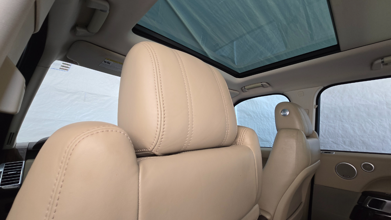 2016 Land Rover Range Rover HSE photo 43