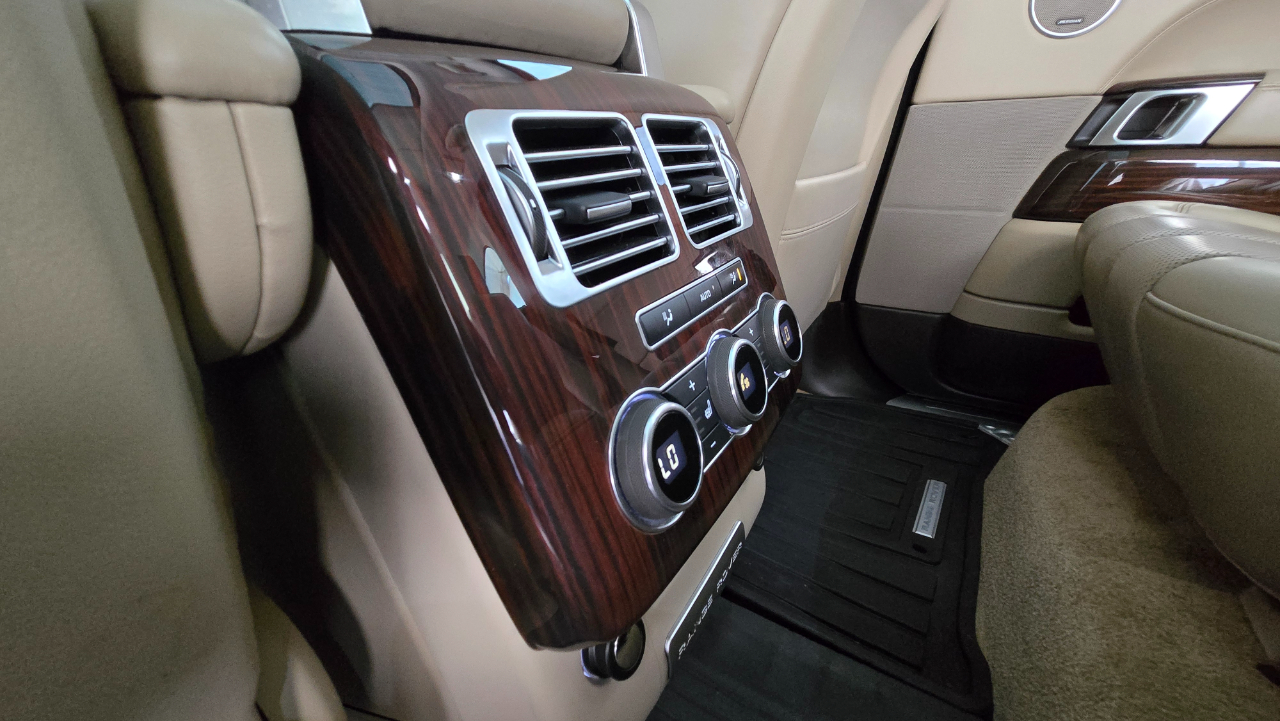2016 Land Rover Range Rover HSE photo 46