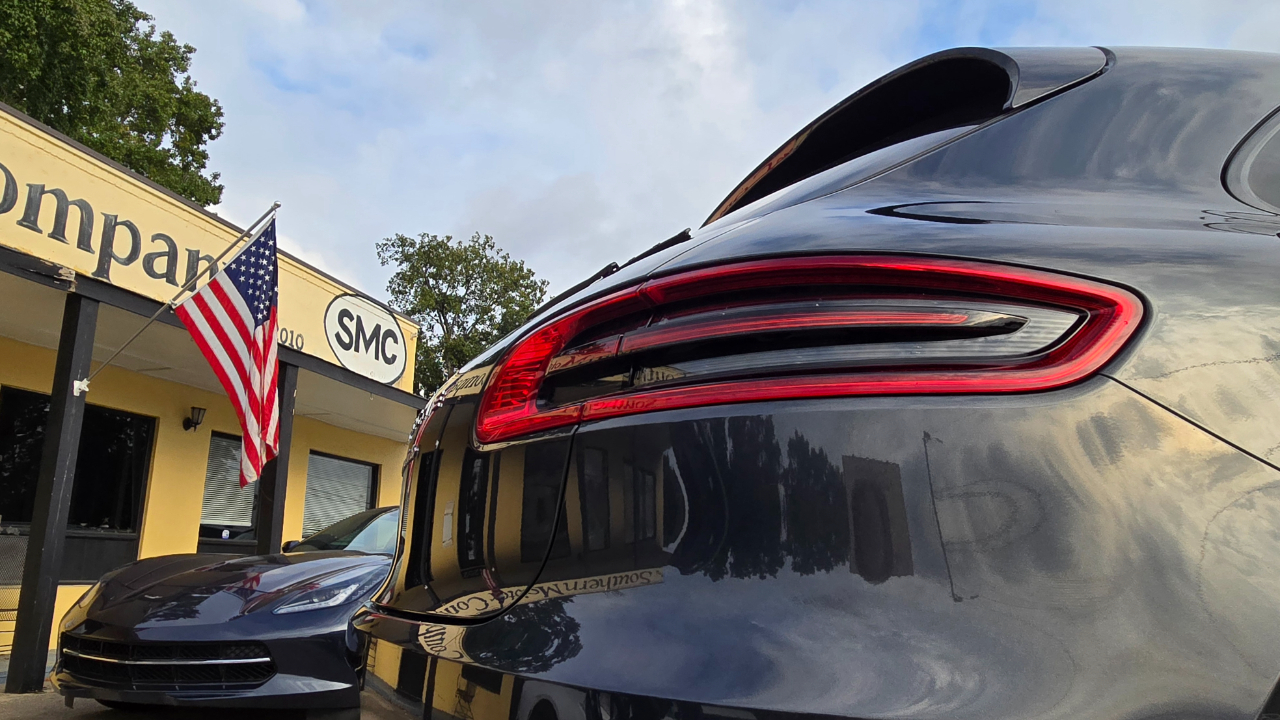 2017 Porsche Macan Turbo photo 11