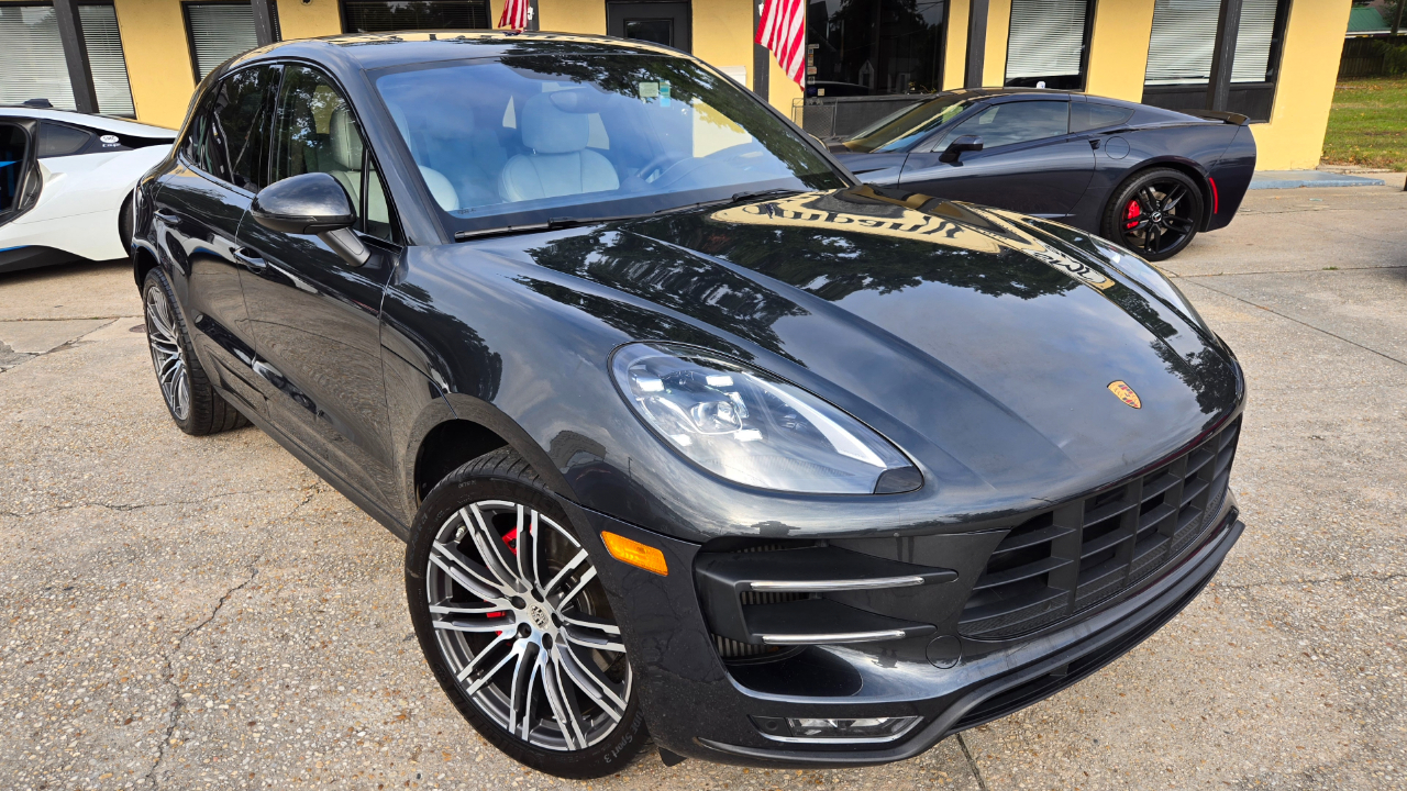 2017 Porsche Macan Turbo photo 18
