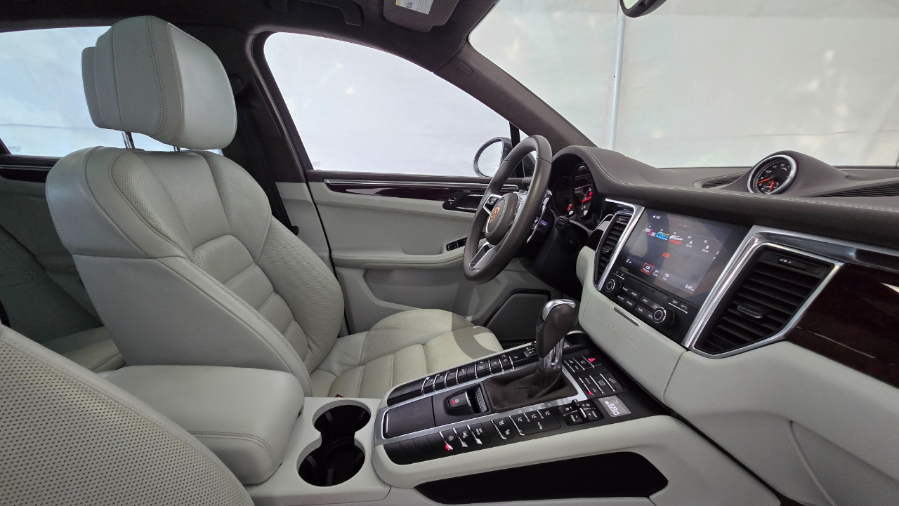 2017 Porsche Macan Turbo photo 66