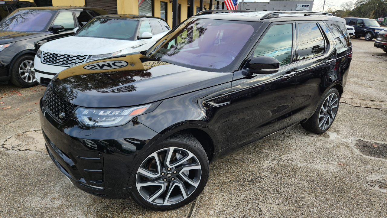 2020 Land Rover Discovery HSE Luxury photo 2