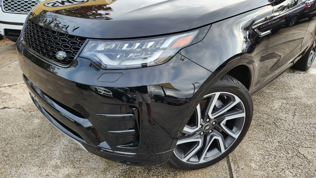2020 Land Rover Discovery HSE Luxury photo 3