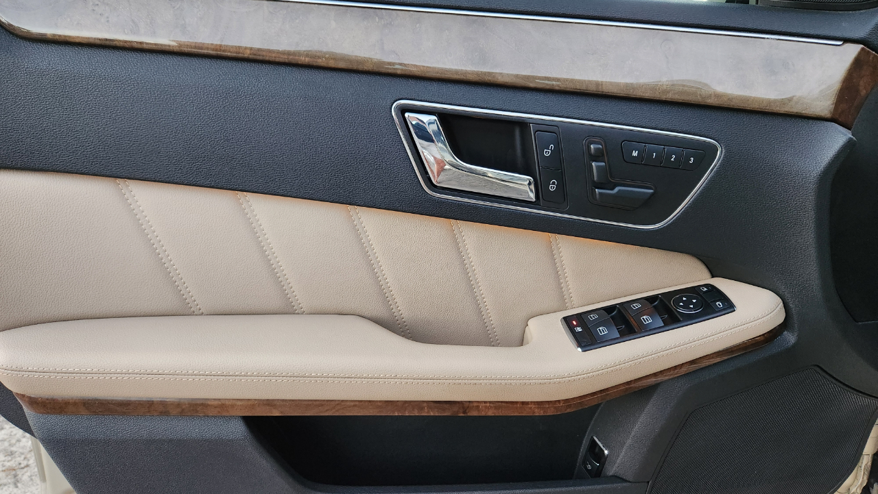 Mercedes-Benz E-Class  2010