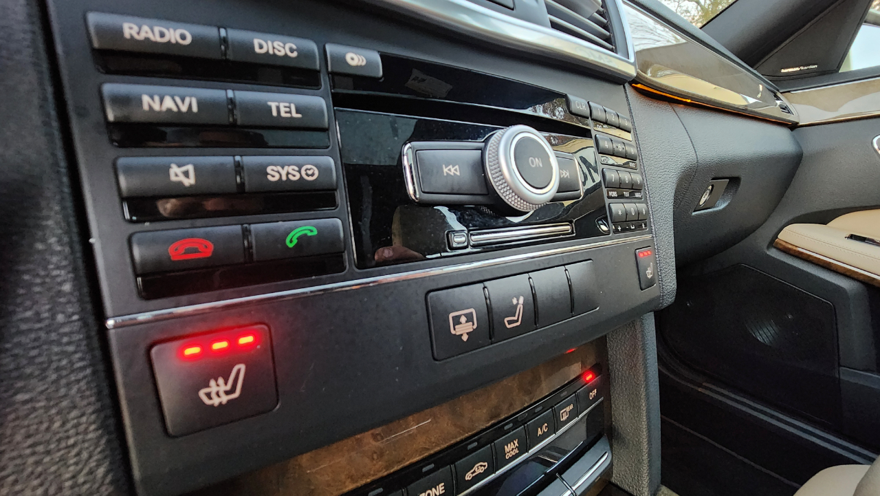 Mercedes-Benz E-Class  2010