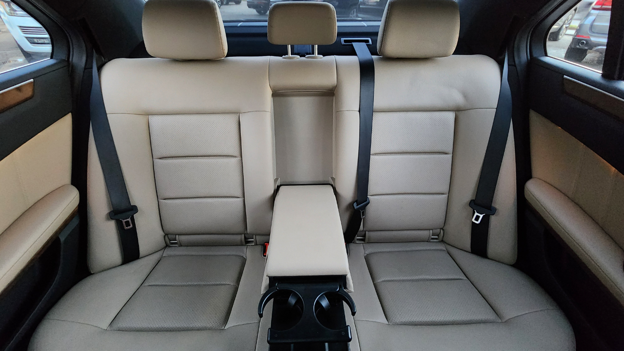 Mercedes-Benz E-Class  2010