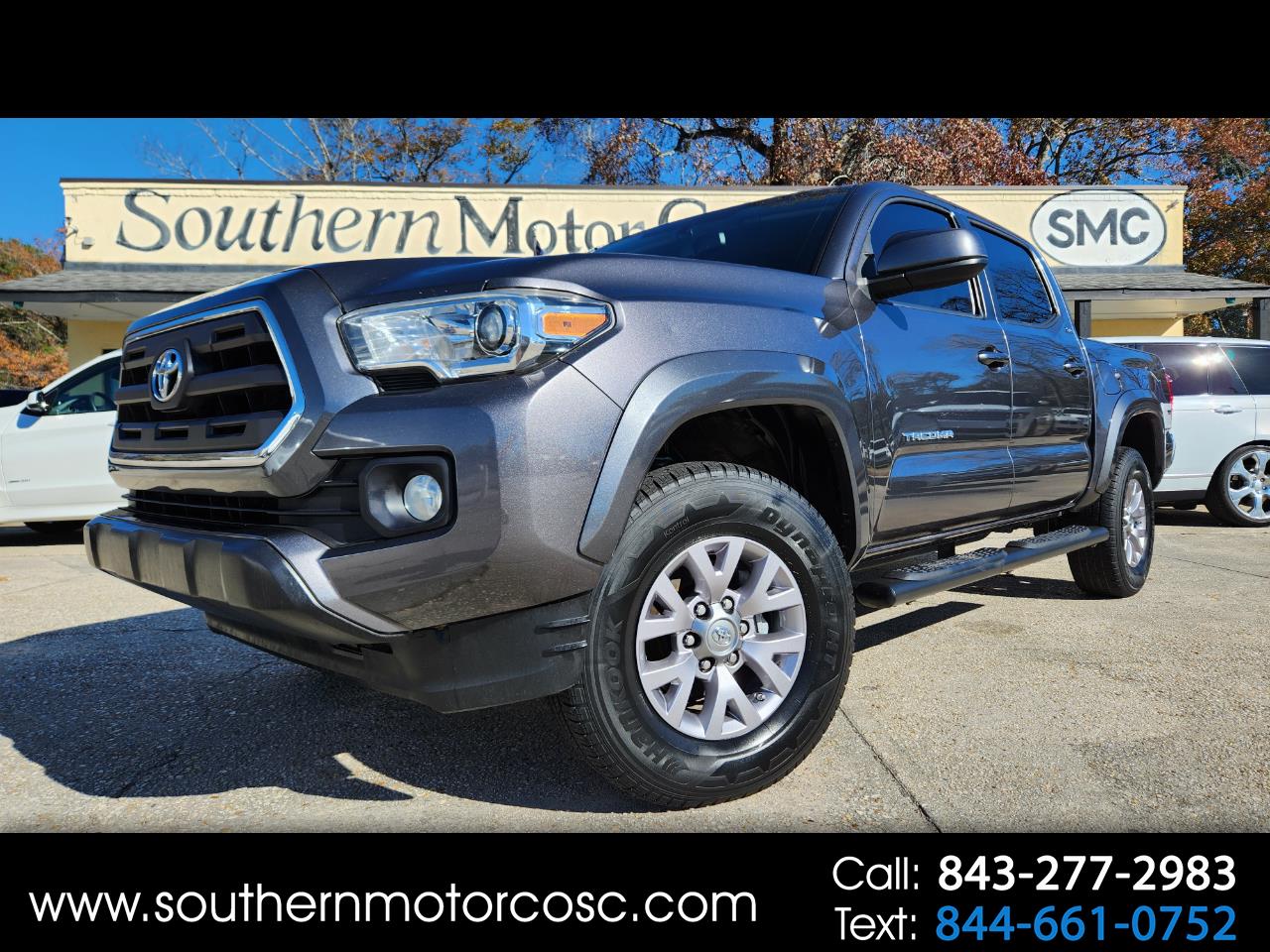 2017 Toyota Tacoma SR5's photo