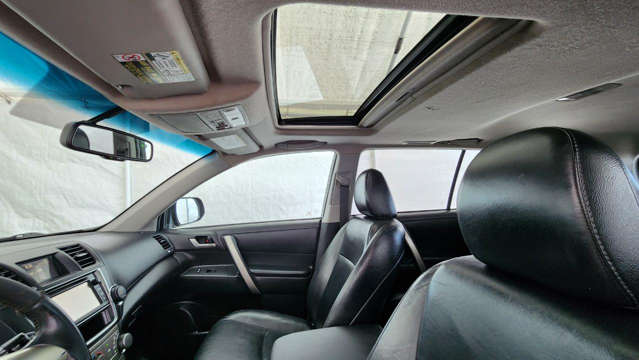 Toyota Highlander SE 2013