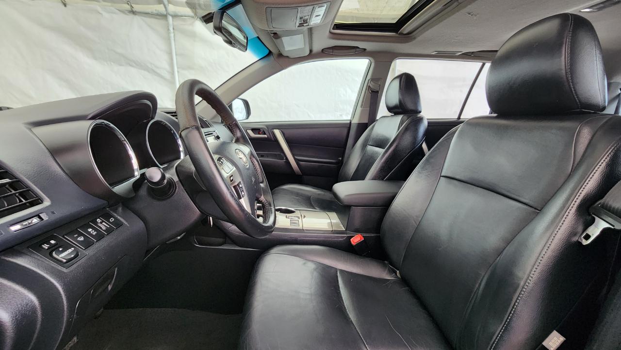 Toyota Highlander SE 2013
