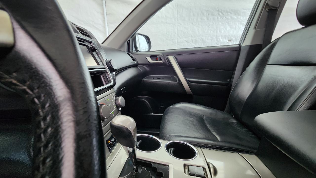 Toyota Highlander SE 2013