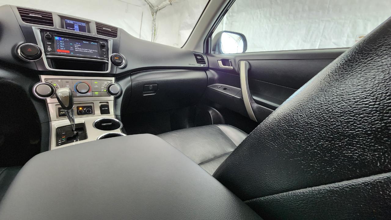 Toyota Highlander SE 2013