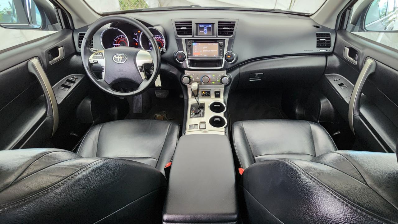 Toyota Highlander SE 2013