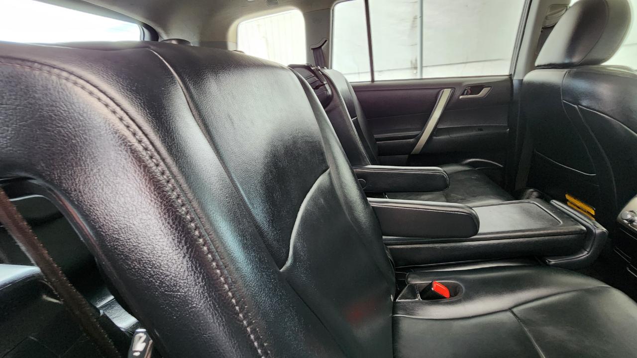 Toyota Highlander SE 2013